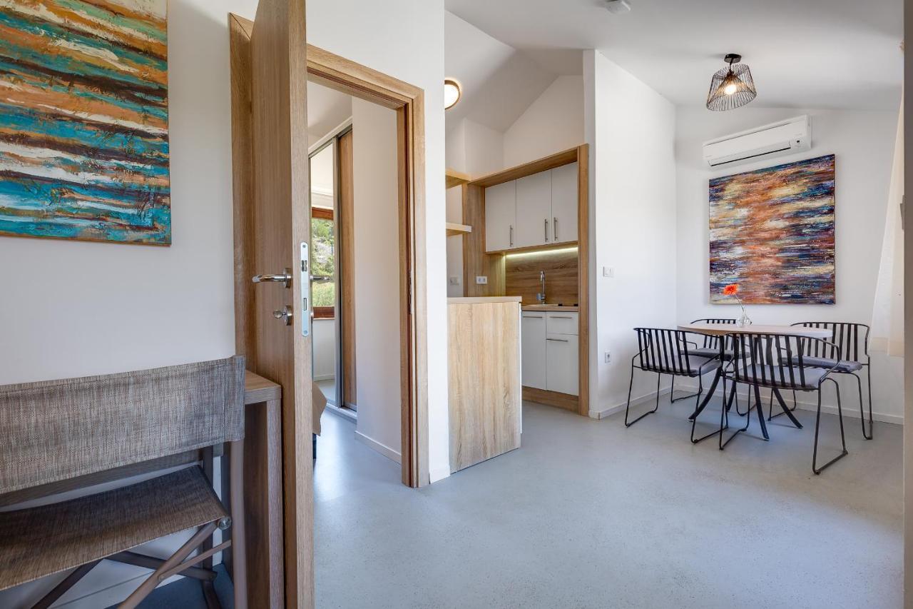 Apartments Jezera Lovisca ภายนอก รูปภาพ